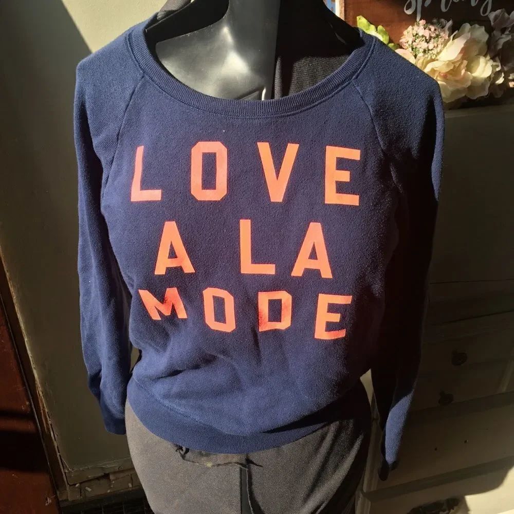 Victoria’s Secret Love A La Mode S sweatshirt